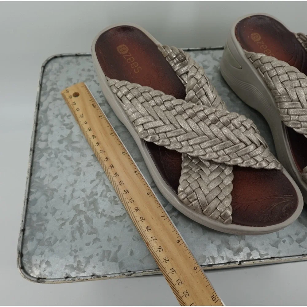 Bzees Womens Metallic Champagne Woven Wedge Sandals Cross Strap Slide Shoes 10in